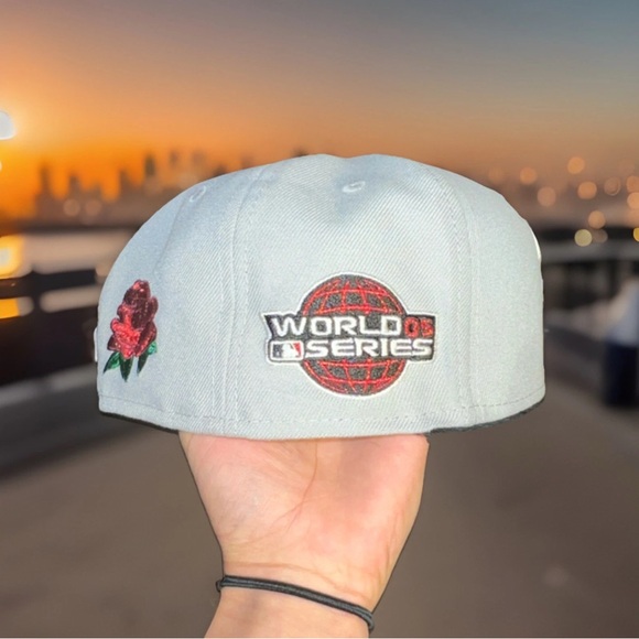 New Era Black Yankees & White White Sox Floral Patch Caps~Comes in two - Picture 4 of 8